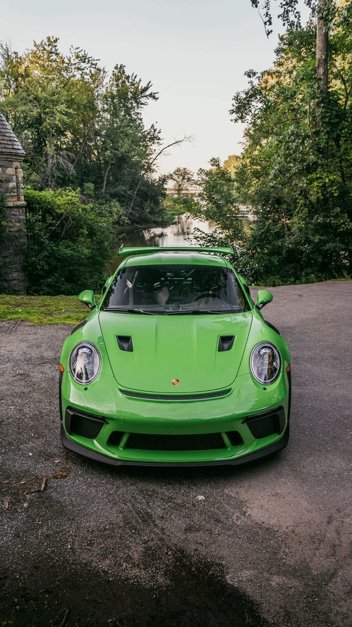 Porsche 911 GT3 verte, photo verticale